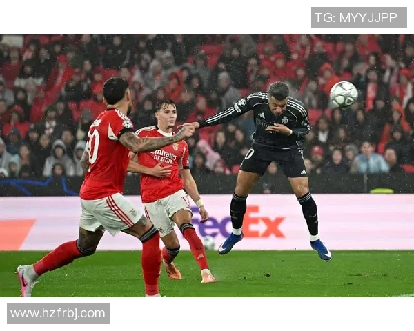 欧冠激战:里昂逆转利物浦4-3全场沸腾瞬间回顾与分析